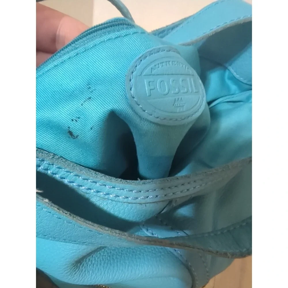 Fossil Erin Tidal Blue Soft Pebbled Leather Fold Over Crossbody Zipper Pockets